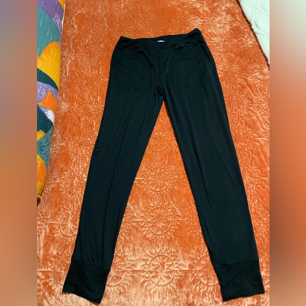Black leggings